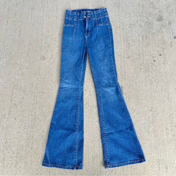 We The Free (Free People) Flare Jeans Size 28 - Picture 2 of 5